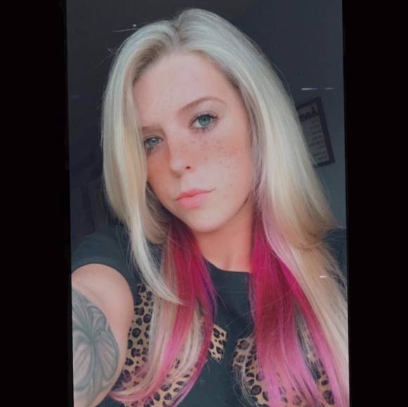 Meet your Posher, Karah - Picture 1 of 1